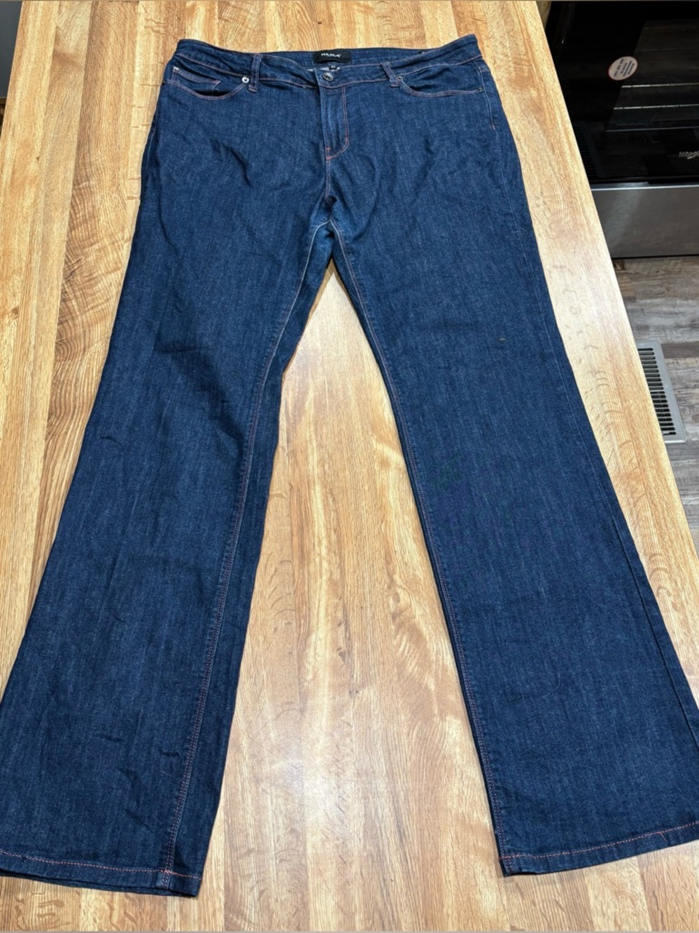 Women’s Straight Leg Jeans in Dark Indigo - Classic Everyday Fit